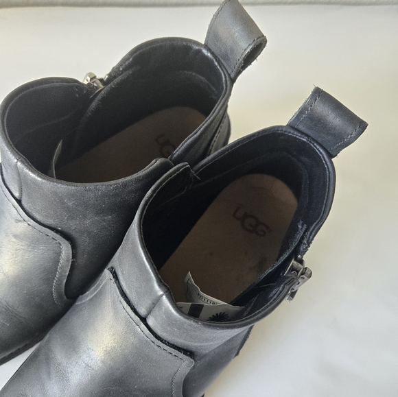 UGG Aureo Black Smooth Leather Ankle Zipper-Up Booties Size 8 - Picture 8 of 16